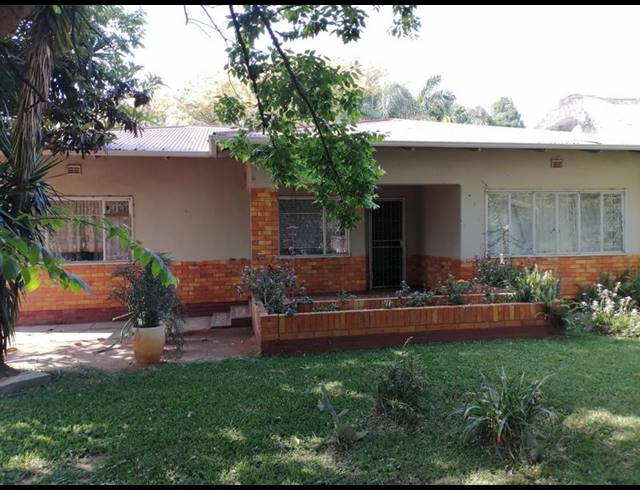 3 BEDROOM HOUSE FOR SALE IN RUSTENBURG EAST